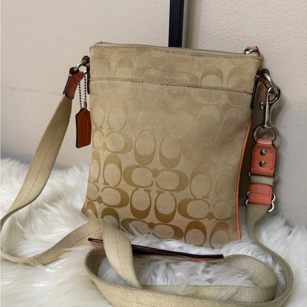 Coach elegant crossbody